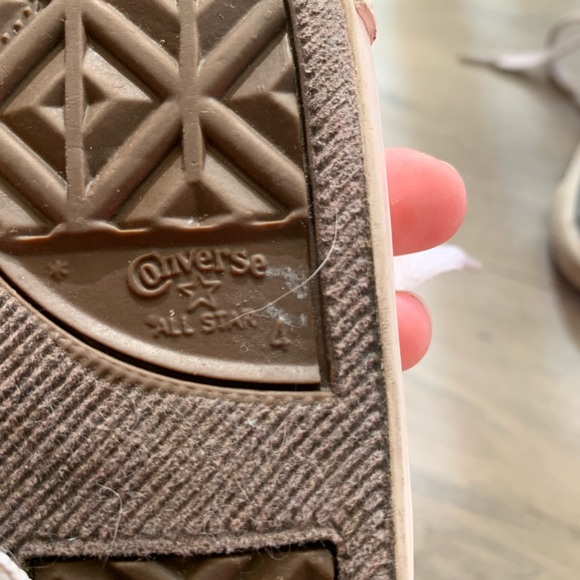 Converse - Picture 2 of 2